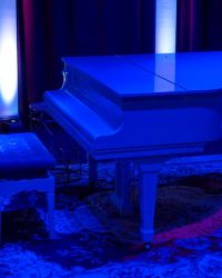 4/28 Liberace's Piano